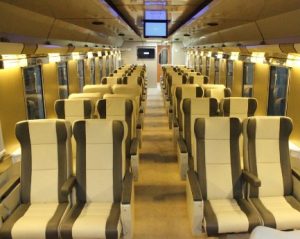 Interior Kereta Api Cirebon Ekpres Mewah