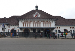 KA Stasiun Jatinegara